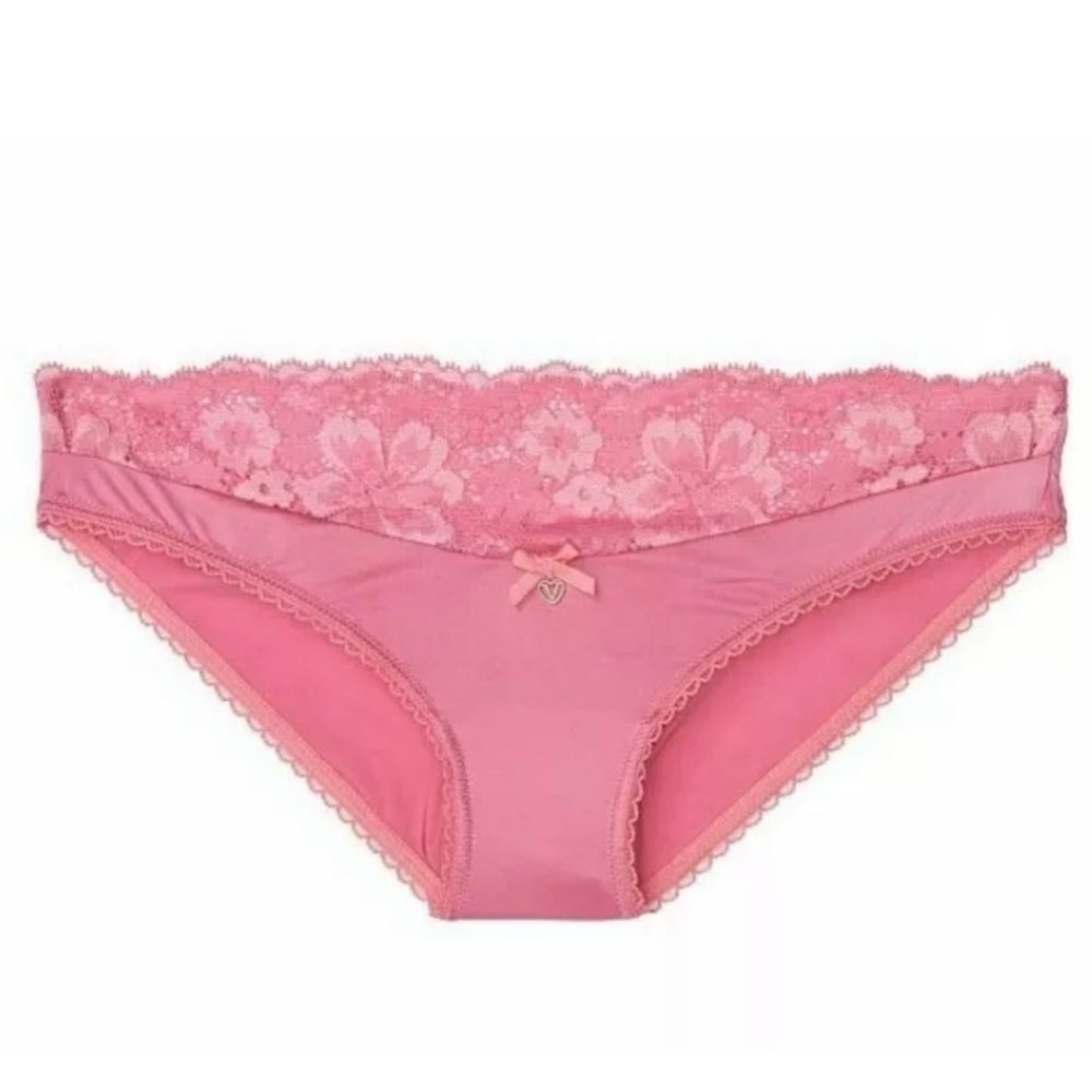 NWT VS Body by Victoria with a lace waist